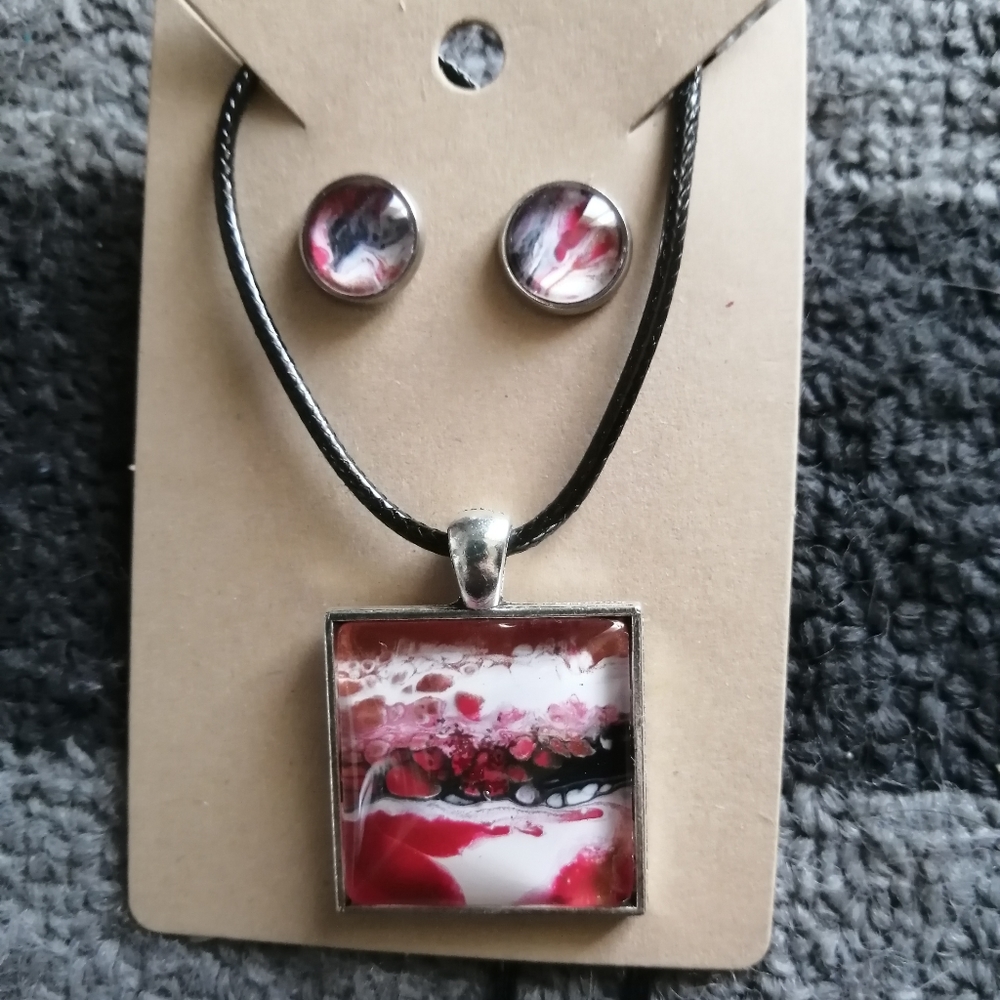 ✨ Earrings and Necklace set ✨
